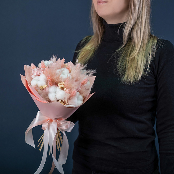 Купить Букет из сухоцветов «Персиковый пушок» в  с бесплатной доставкой: цена, фото, описание